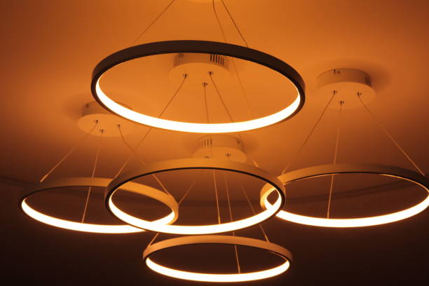 تصویر 3 از انواع لامپ سقفی بزرگ + نصب آسان